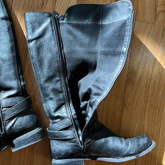 G by Guess black leather boots Sz 8.5 used worn Up to the knee height with heel - Picture 9 of 14